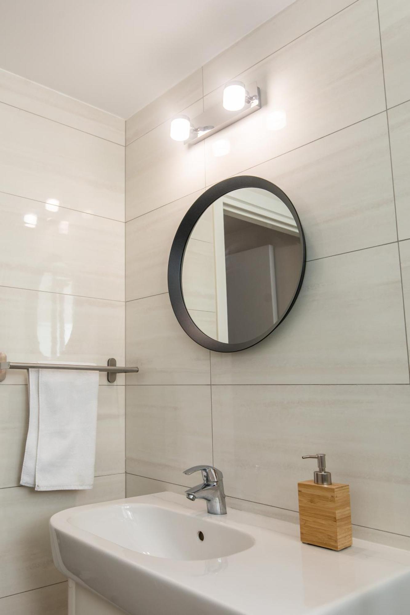 Rooms - Unique Staying In Paphos Centre الغرفة الصورة